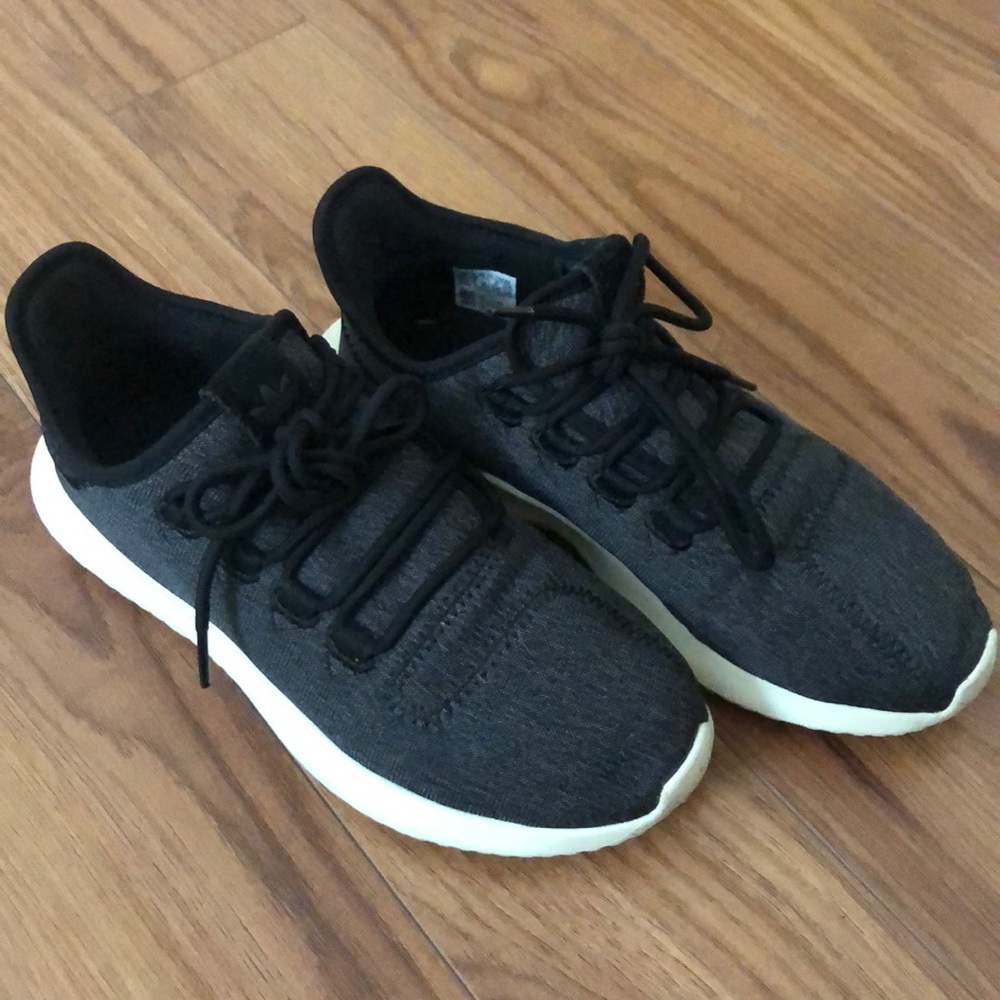 BLACK AND DARK GRAY ADIDAS TUBULAR 7 1/2 LIKE NEW